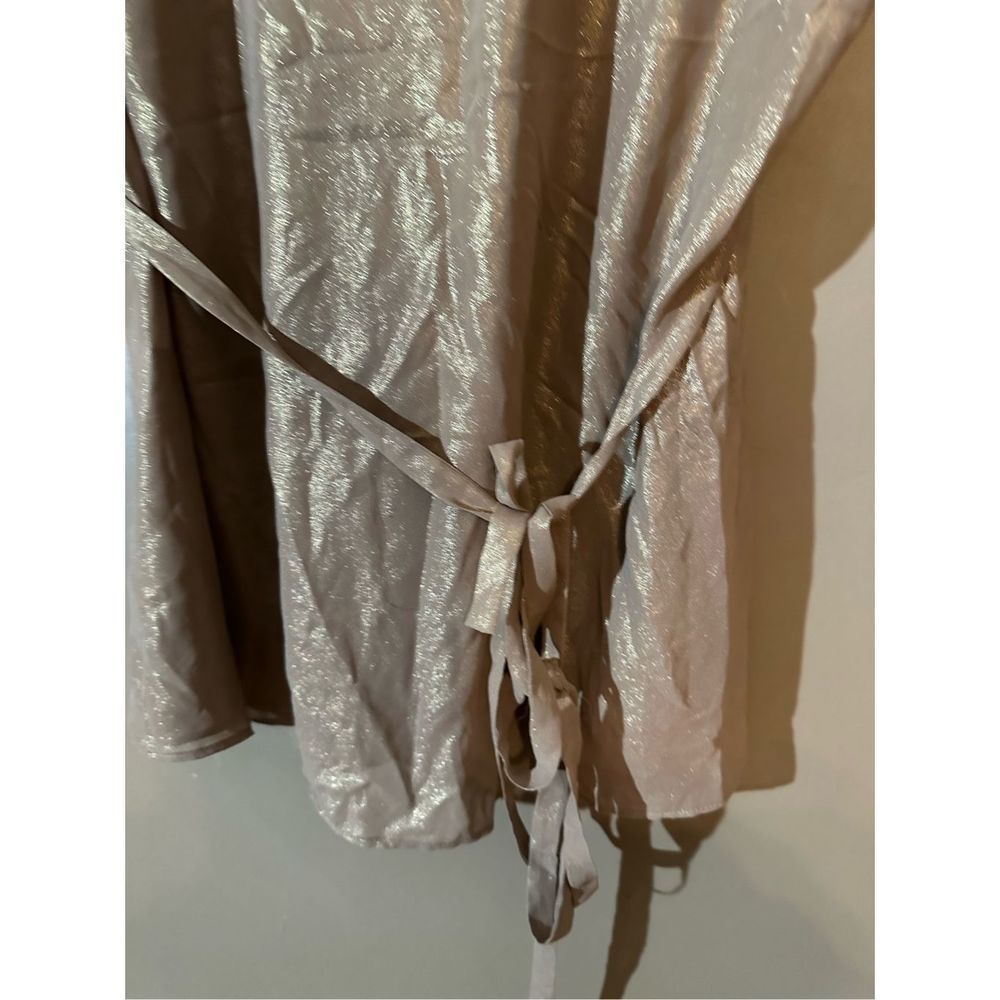 Tahari Women's Double Lining Gathered Waist Shiny Blouse Size Large - Picture 13 of 14